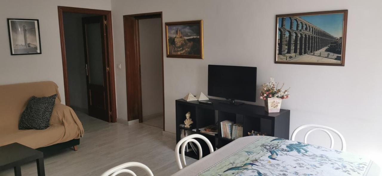 Villa "Luna De Segovia" Leganés Zewnętrze zdjęcie